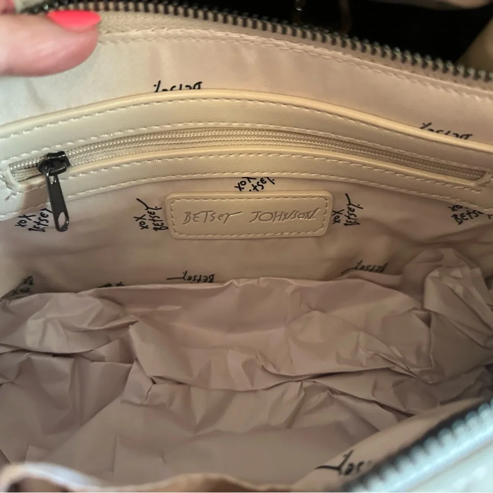 NIB Betsey Johnson Chalk XOGema‎ Skull satchel set